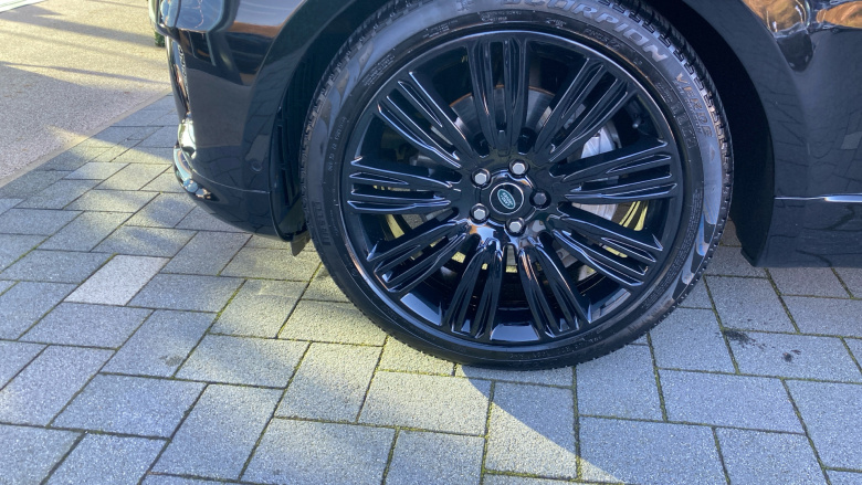 Land Rover Range Rover Sport 3.0 D300 HSE Dynamic Black 5dr Auto Diesel Estate